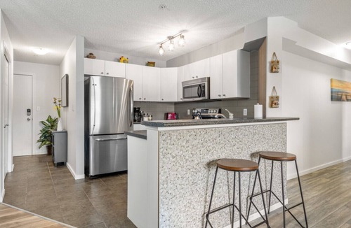 East Kootenay Apartment | Lakeside Lair | Pool | Hot Tub | A/C