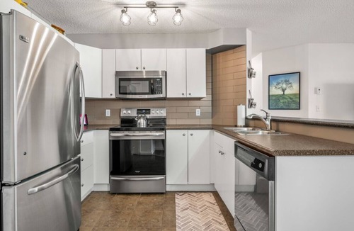 East Kootenay Apartment | Lakeside Lair | Pool | Hot Tub | A/C