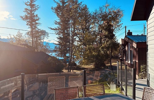 East Kootenay House | Lakeview Cabin.Private Beach.Walking Distance to Downtown