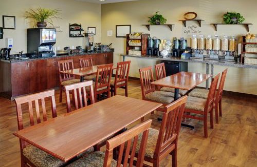 Slave Lake Hotel | Lakeview Inns & Suites - Slave Lake