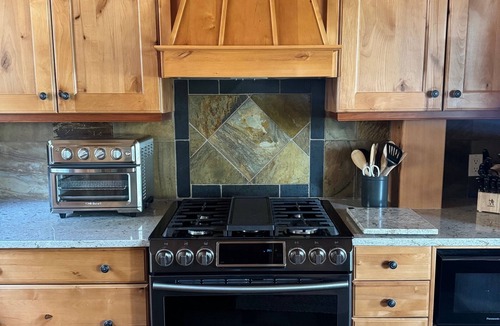 East Kootenay House | Lakeview Lodge | Beach | Mooring Buoy | Hot Tub