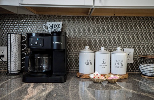 Ashtabula House | Lakeview Modern Stay Near Beaches, GOTL, and Spire