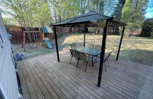Saskatoon House | Lakeview Villa - Exquisite & Cozy 3 Bedroom Home