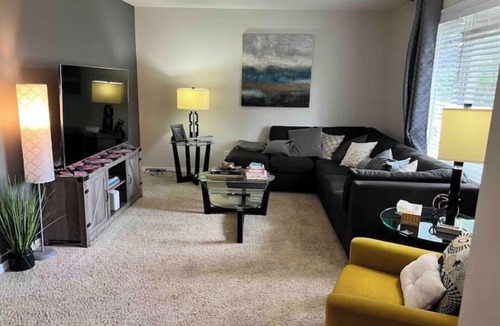 Saskatoon House | Lakeview Villa - Exquisite & Cozy 3 Bedroom Home