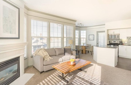Lowry Field Apartment | Landing at IMT Lowry - 2 Bedrooms in East