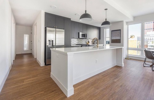 Uptown Apartment | Landing | Beautiful 2BD, Rooftop Lounge, Gym