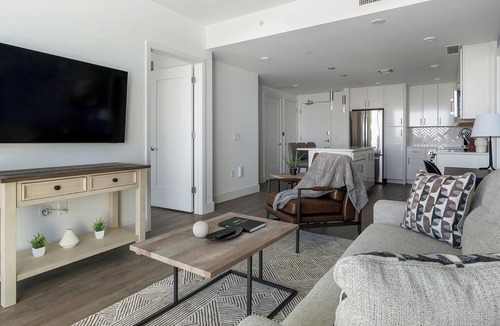 East Naples Apartment | Landing | Chic 2BD, Pool