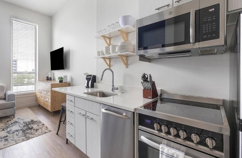 River North Art District Apartment | Landing | Incredible Studio, Gym, Clubhouse