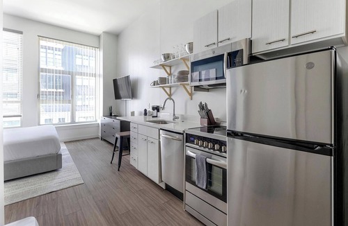 River North Art District Apartment | Landing | Incredible Studio, Clubhouse, Gym