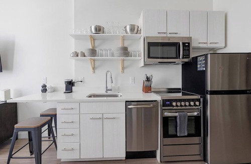 River North Art District Apartment | Landing | Incredible Studio, Clubhouse, Gym