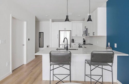Civic Center Apartment | Landing | Modern 1BD, Rooftop Lounge, Gym
