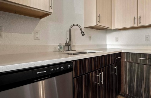 Fairvilla Apartment | Landing | Spectacular 2BD, Gym, Clubhouse