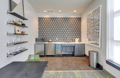 River North Art District Apartment | Landing | Stunning Studio, Gym, Clubhouse