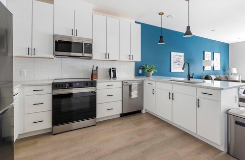 Civic Center Apartment | Landing | Stylish 1BD, Rooftop Lounge, Gym