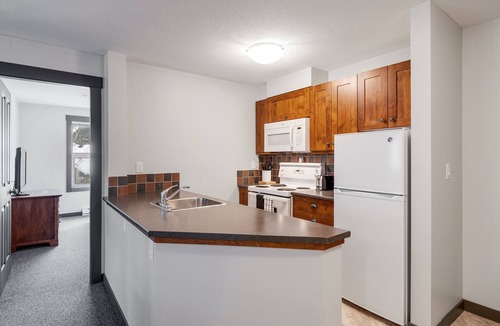 East Kootenay Condo | LARGE 3-Br 3-Ba | Ski In/Out | Pool & Hot Tubs | Central Upper Village Location