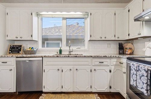 Capitol Hill House | Large Central Calgary Home for Groups & Families — Walk to C‑Train