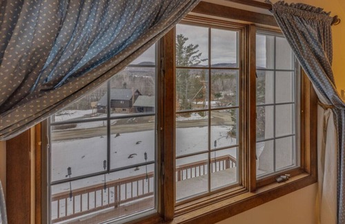 Bethlehem Apartment | Large Chalet near Bretton Woods!