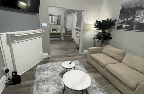 Olde Towne East House | Large Cozy,Chic Comfortable 3 BR in a two Story townhouse, WiFi, TVs, work desks