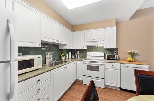 White Rock House | Large Family Suite | 2BR | Sleeps 5 | White Rock