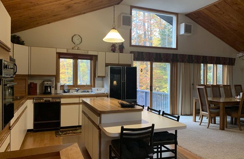 Jackson Ski Chalet | Large Glen chalet by Storyland in the White Mountains, clubhouse, pool and golf