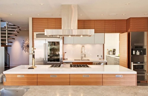 Metro Vancouver Regional District House | Large modern Luxury Oceanfront house, directly on the beach