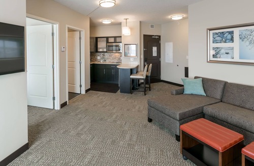 Saskatoon Apartment | Large Suite w/Free Hot Breakfast + Local Shuttle