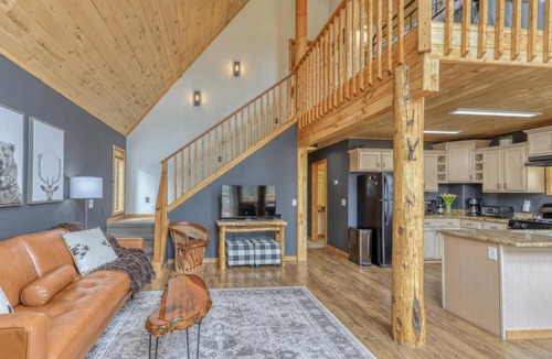 San Juan River Village House | Last-Minute Summer Escape! Book an August Stay by 7/31 for 15% Off