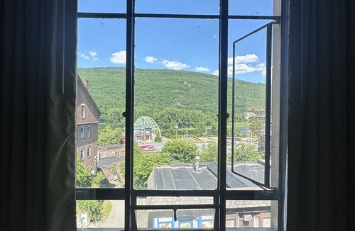 Brattleboro Hotel | Latchis Hotel
