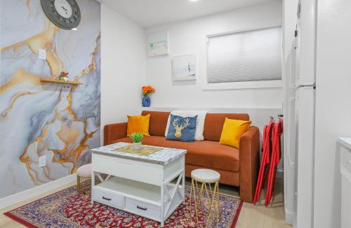 Southeast Edmonton Apartment | Laurel 27BnB