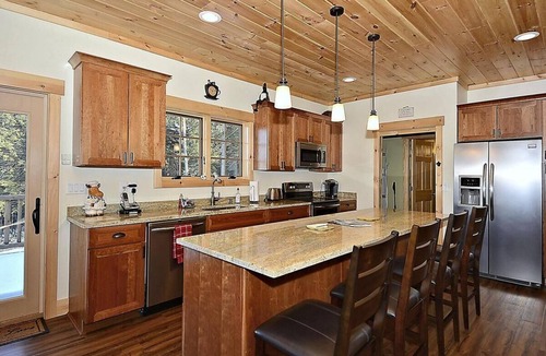 Morrisville Cabin | Lazy Bear Lodge: 4 br log home, fireplace, a/c, deck, pond & views!