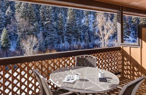 Red River Resort | Leave your worries at the door!