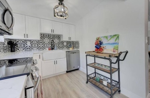 Harbor Village Villa | Less than a Mile to the beach! Walk to shops and beach! Villa pool house dream!
