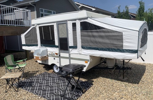 Red Deer House | Lets Go Camping Easy Pull Luxury Tent Trailer.
