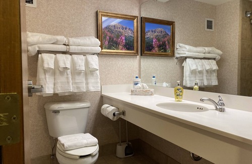 Mount Crested Butte Hotel | Lift Base Village - Grand Lodge King Bedroom Suite