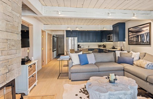 Aspen Condo | Lift One - Newly renovated modern three bedroom with balcony