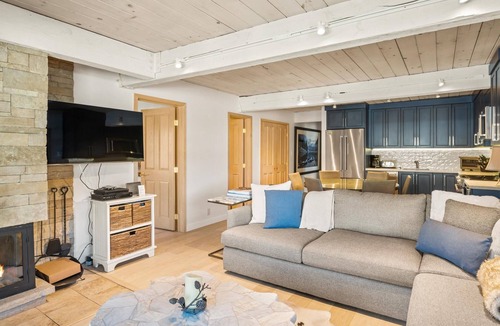 Aspen Condo | Lift One - Newly renovated modern three bedroom with balcony