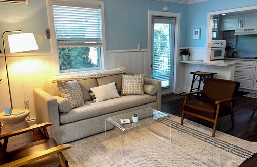 Delray Beach Cottage | Light and Bright 1 Bed 1 Bath Cottage in Downtown Delray Beach