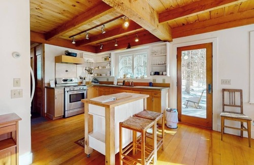 Moretown House | Light-filled retreat in Mad River Valley with internet & deck