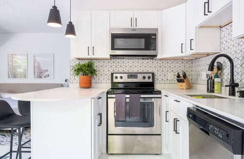 Coral Ridge Isles House | Lighthouse Guest Suites