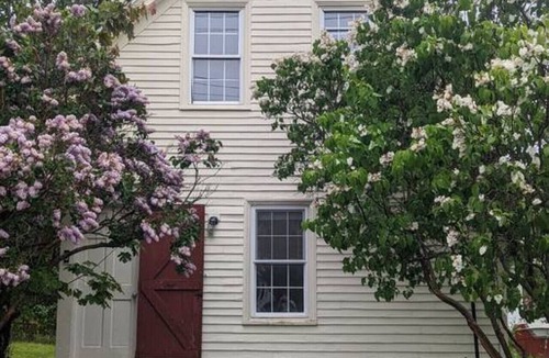 Vinalhaven House | Lilac Cottage a Little Gem on Cottage Street