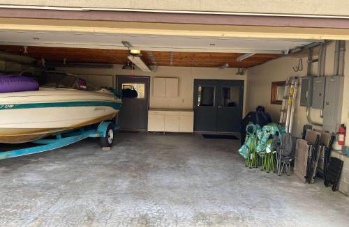 Hazelhurst House | Lilly Pad Landing