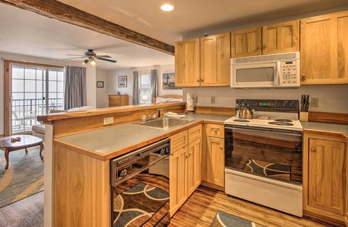 Lincolnville Apartment | Lincolnville Studio w/ Ocean-View Balcony!