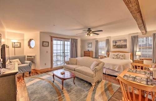 Lincolnville Apartment | Lincolnville Studio with Ocean-View Balcony!