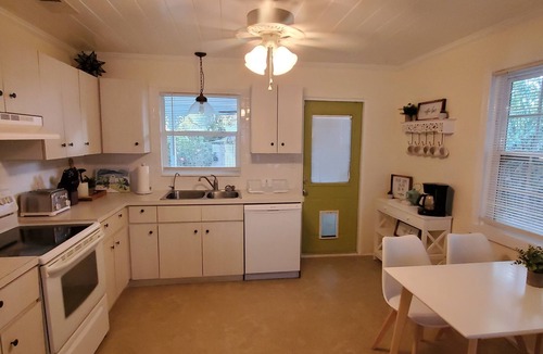 Riviera Beach House | Lit's Keywest Home - Near the Beach, Marina, & More!