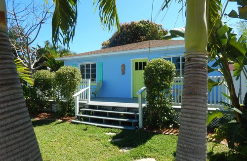 Riviera Beach House | Lit's Keywest Home - Near the Beach, Marina, & More!