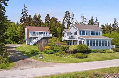Port Clyde Apartment | Little White Caps, quaint Maine cottage