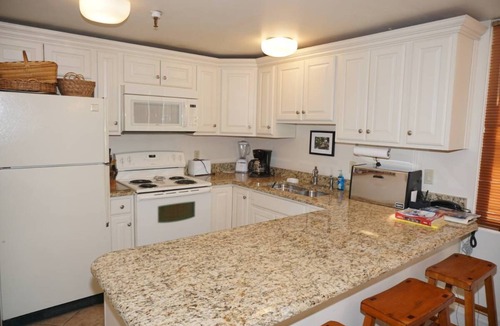 Downtown Condo | Location! Location! Location! Outstanding Views of Ajax (203040-6863)