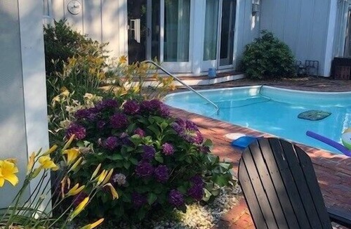 Barnstable Apartment | Location - Walk to Beach - Pool Access - Waterviews