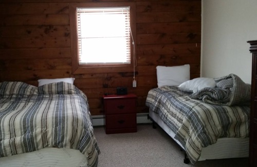 Alexandria House | Log Cabin in the Middle Of It All