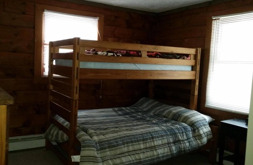 Alexandria House | Log Cabin in the Middle Of It All